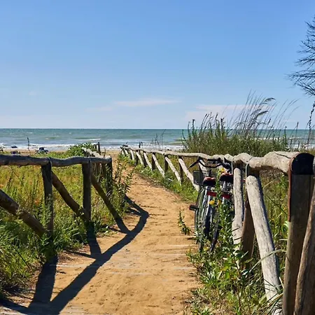 Apartment Stylish Flat With Rooftop Pool Bibione